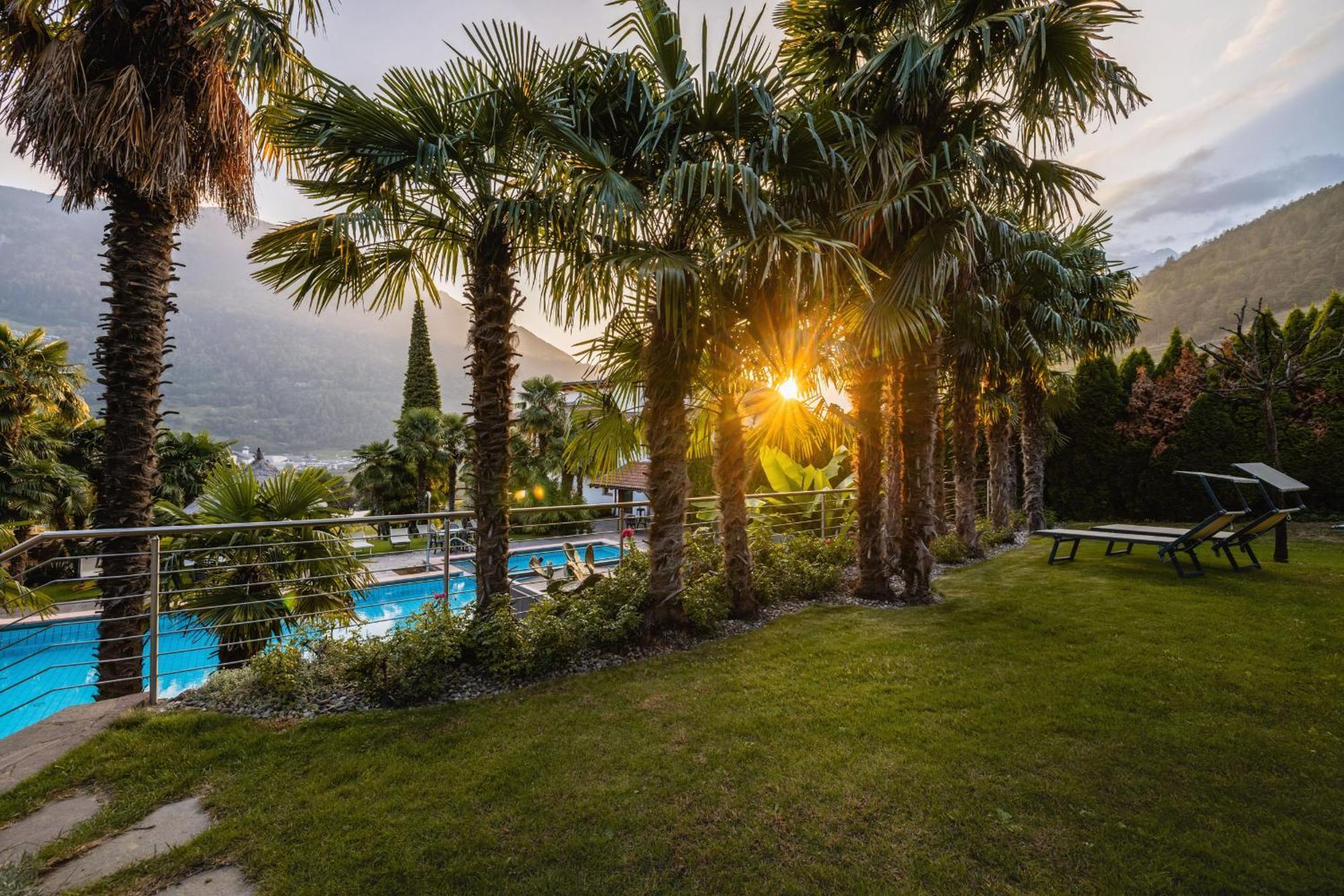 Nutzhof - Mediterran Flair Hotel Algund Buitenkant foto